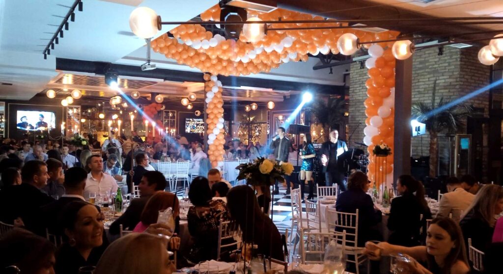 prelepa dekoracija sa balonima